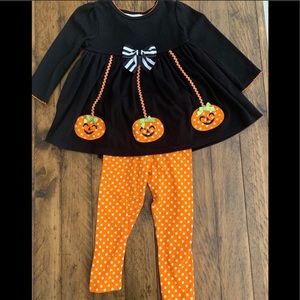 Halloween shirt and leggings set.